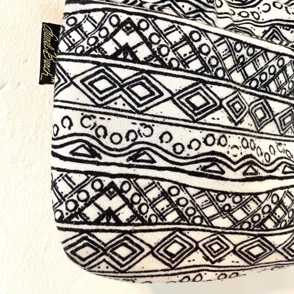 Laurel Burch Cats Fold Over Canvas Crossbody Bag Purse, Black & White - Picture 5 of 11